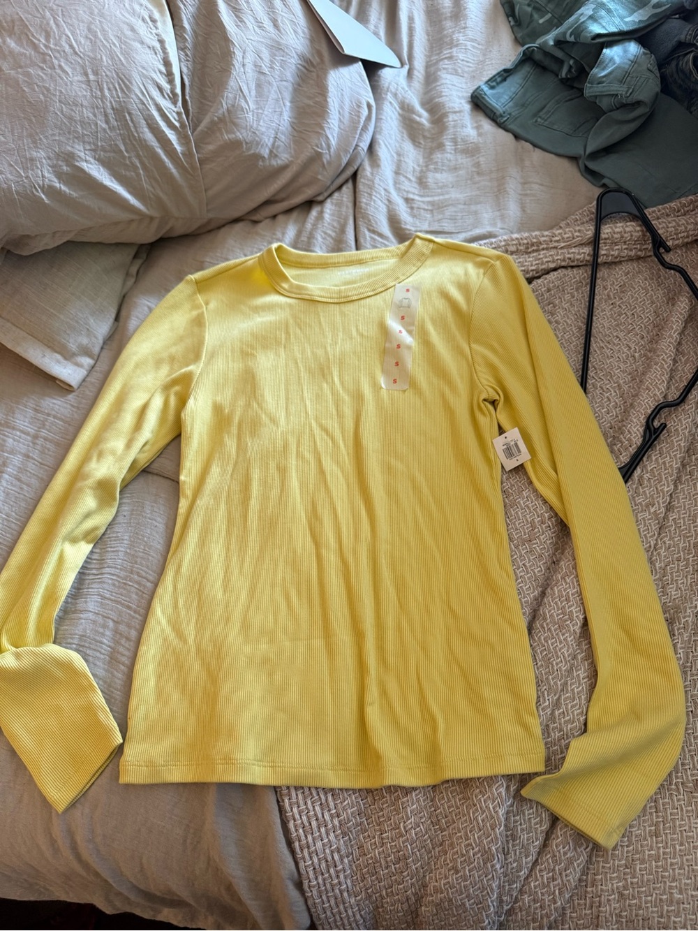 NWT Yellow Long Sleeve Ribbed Crewneck Top